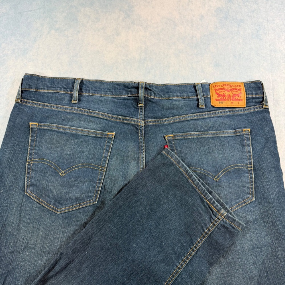 Levi's 541 Athletic Taper Mens 44x32 Blue Excellent Stretch Denim Jeans
